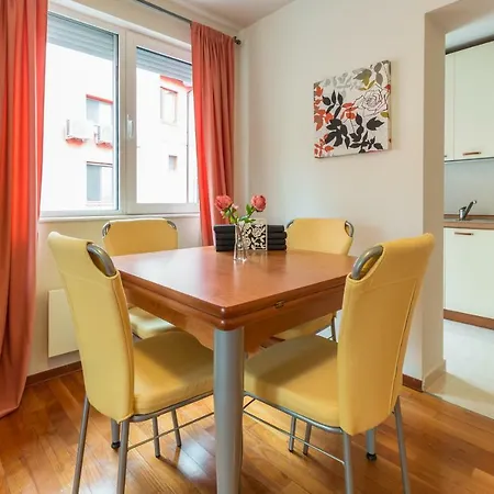 *la Primavera* - Spacious In Top Centre Daire Filibe