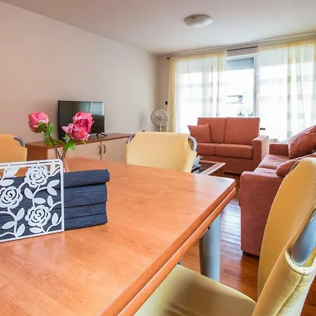 *la Primavera* - Spacious In Top Centre *