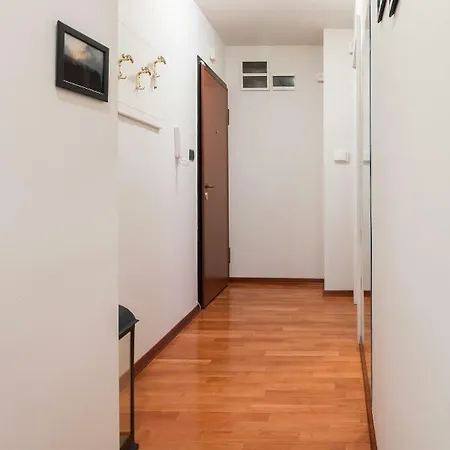 *la Primavera* - Spacious In Top Centre Daire